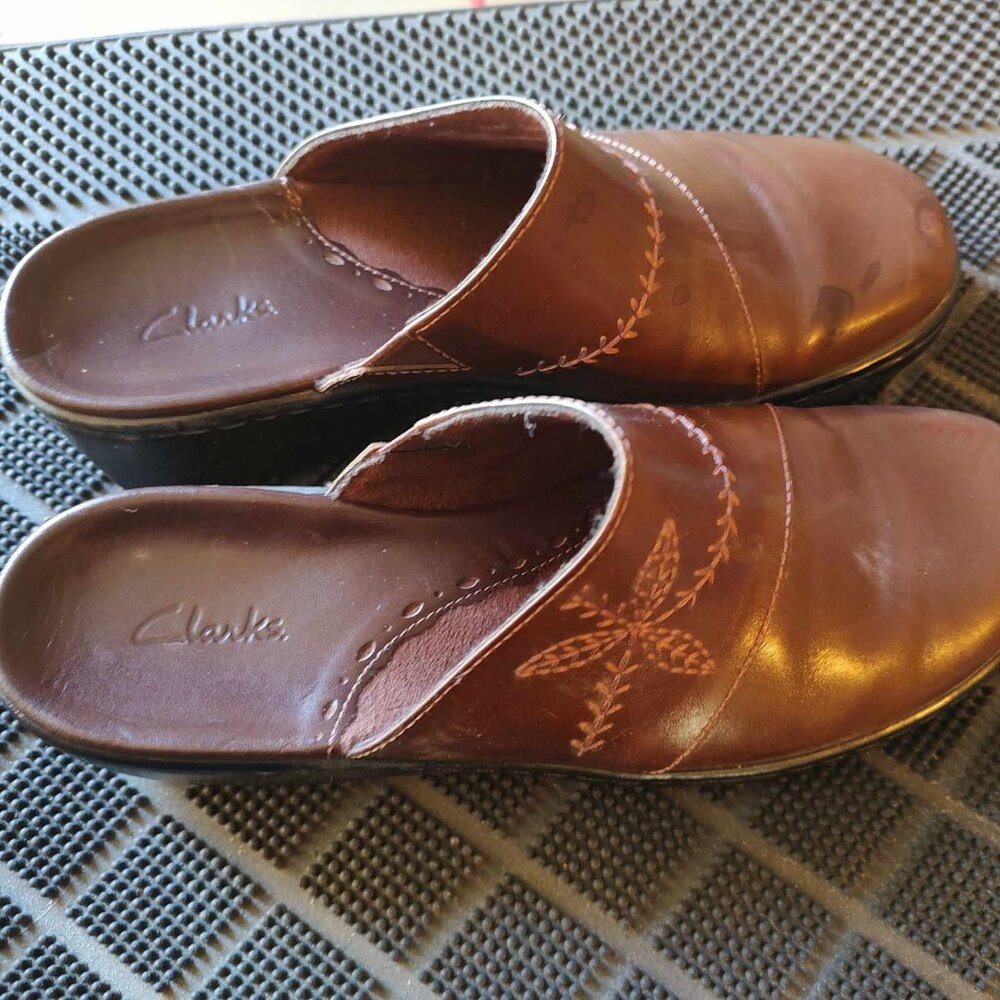 Clarks brown leather shoes - Size 7.5 Gently Worn